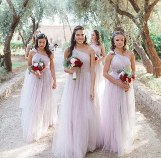 Being a Bridesmaid: Your Guide to Supporting the Bride