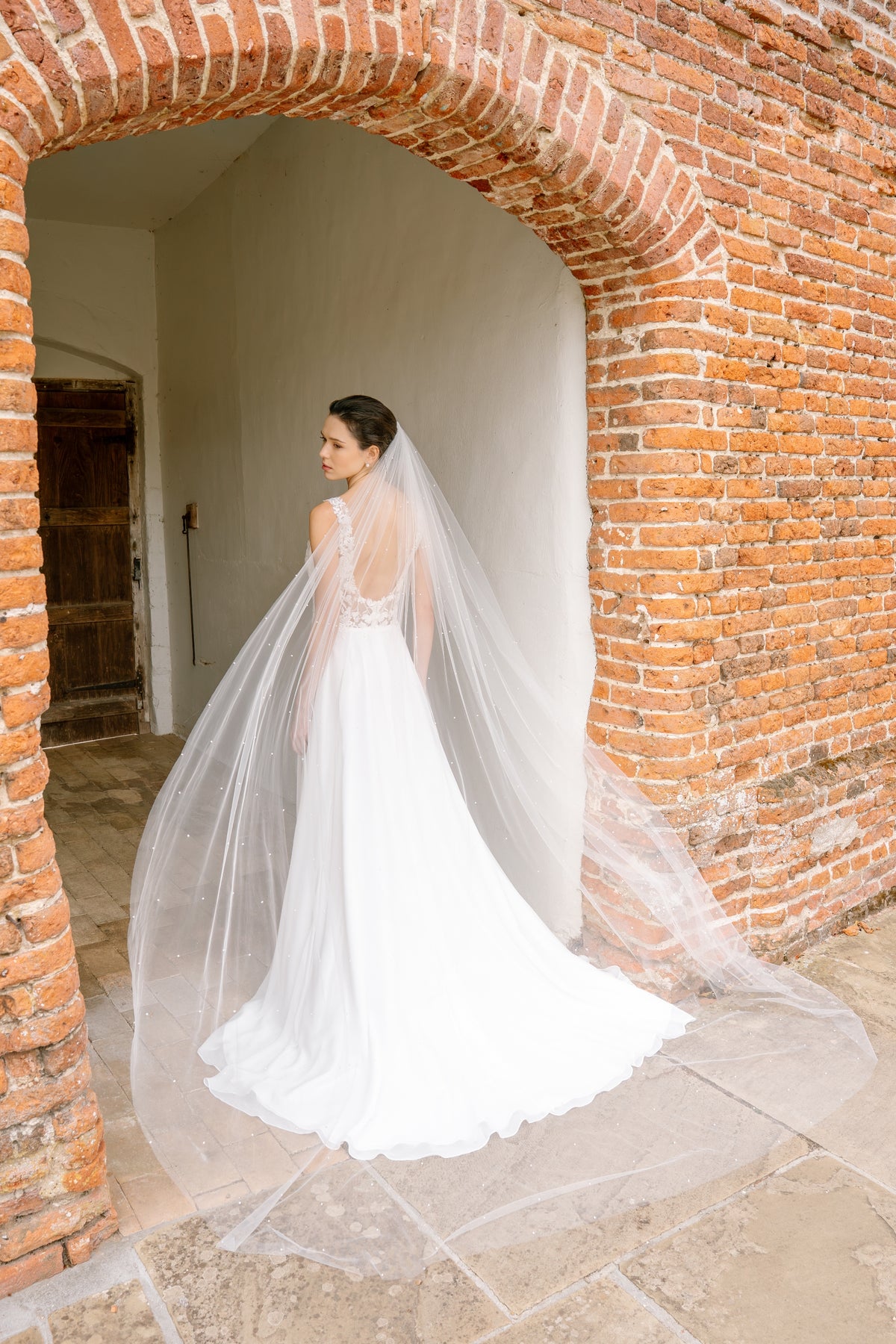 Muse Pearl Scatter Veil
