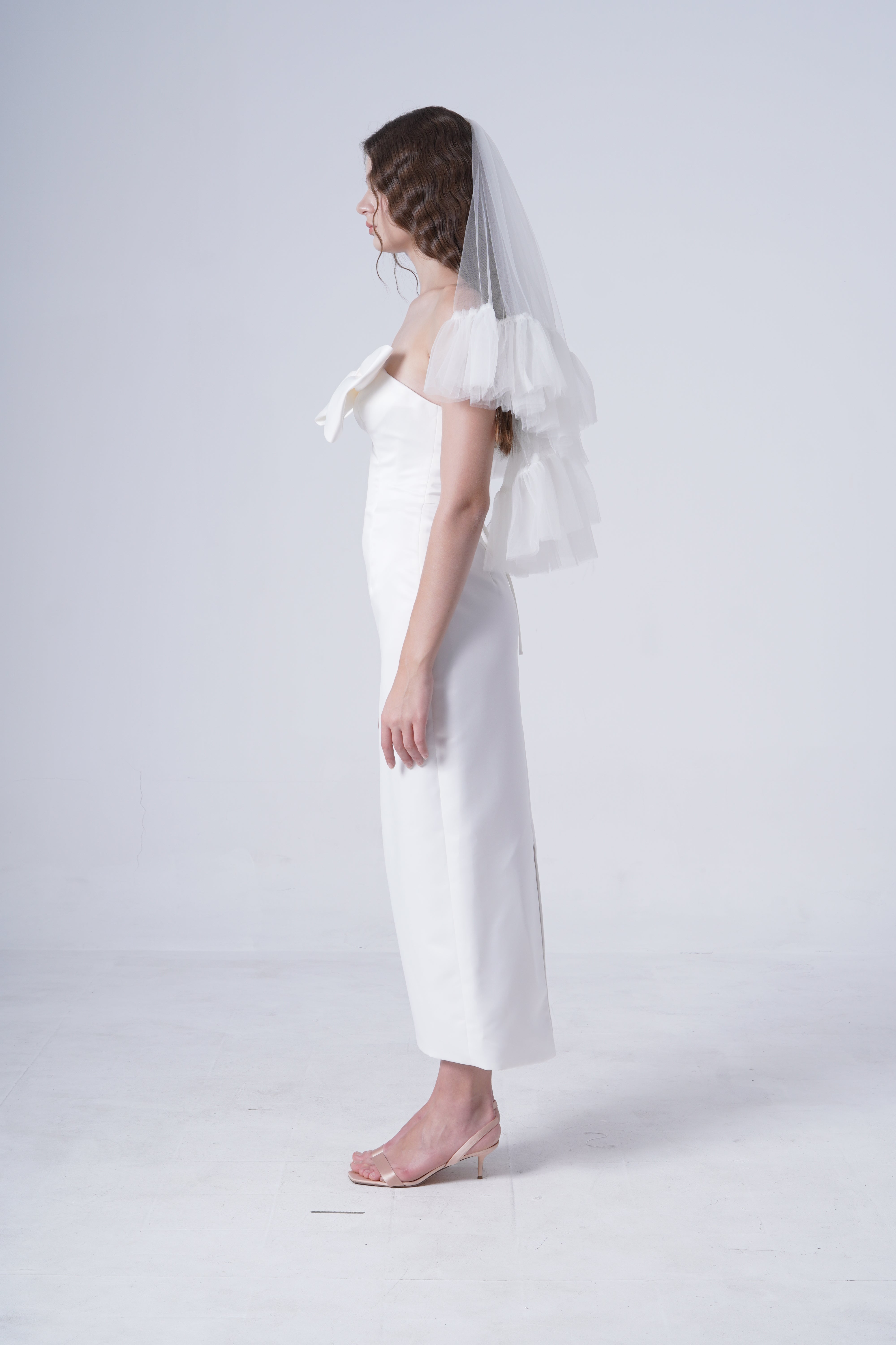 Lola Ruffle Edge Veil
