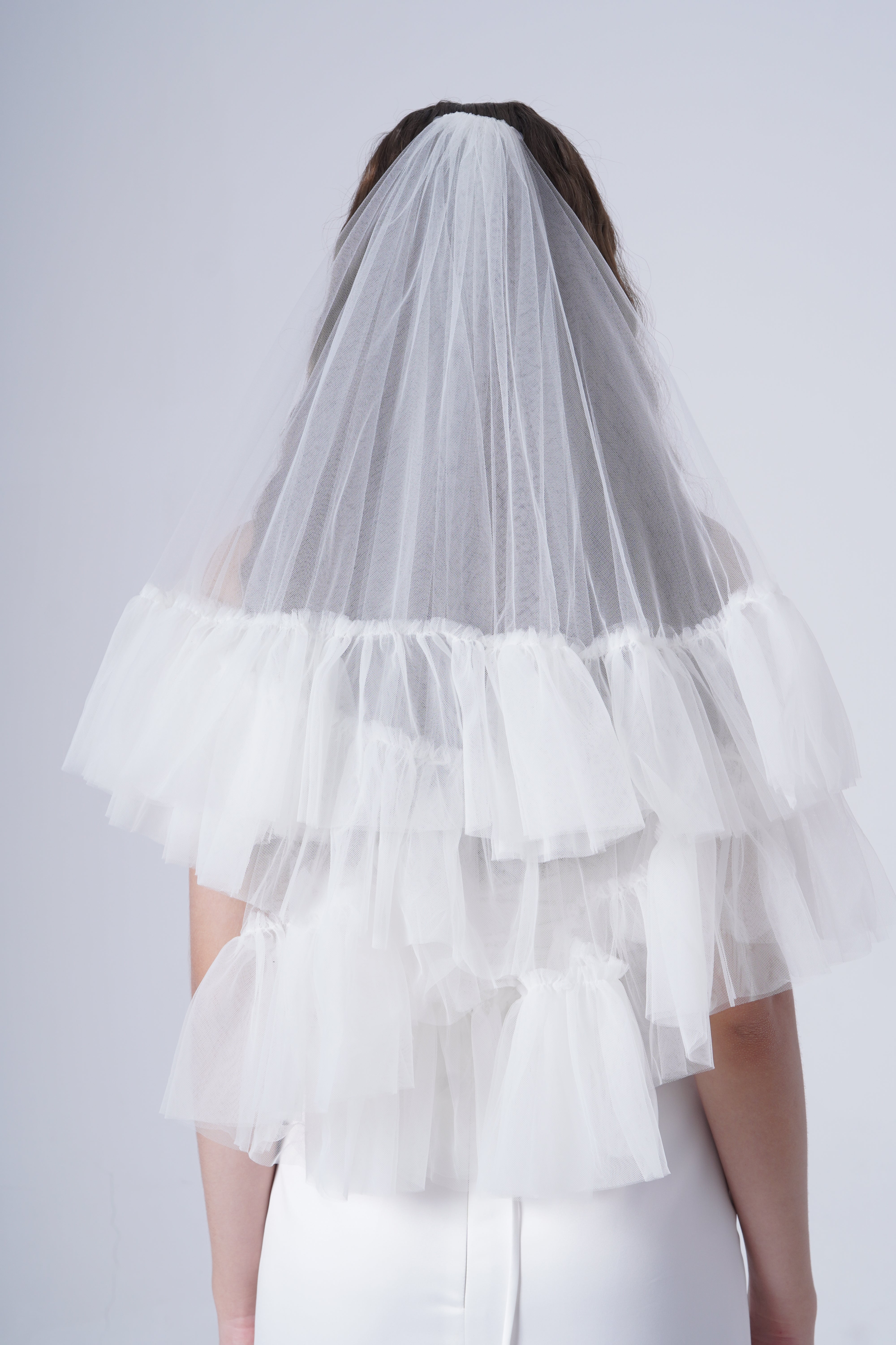 Lola Ruffle Edge Veil