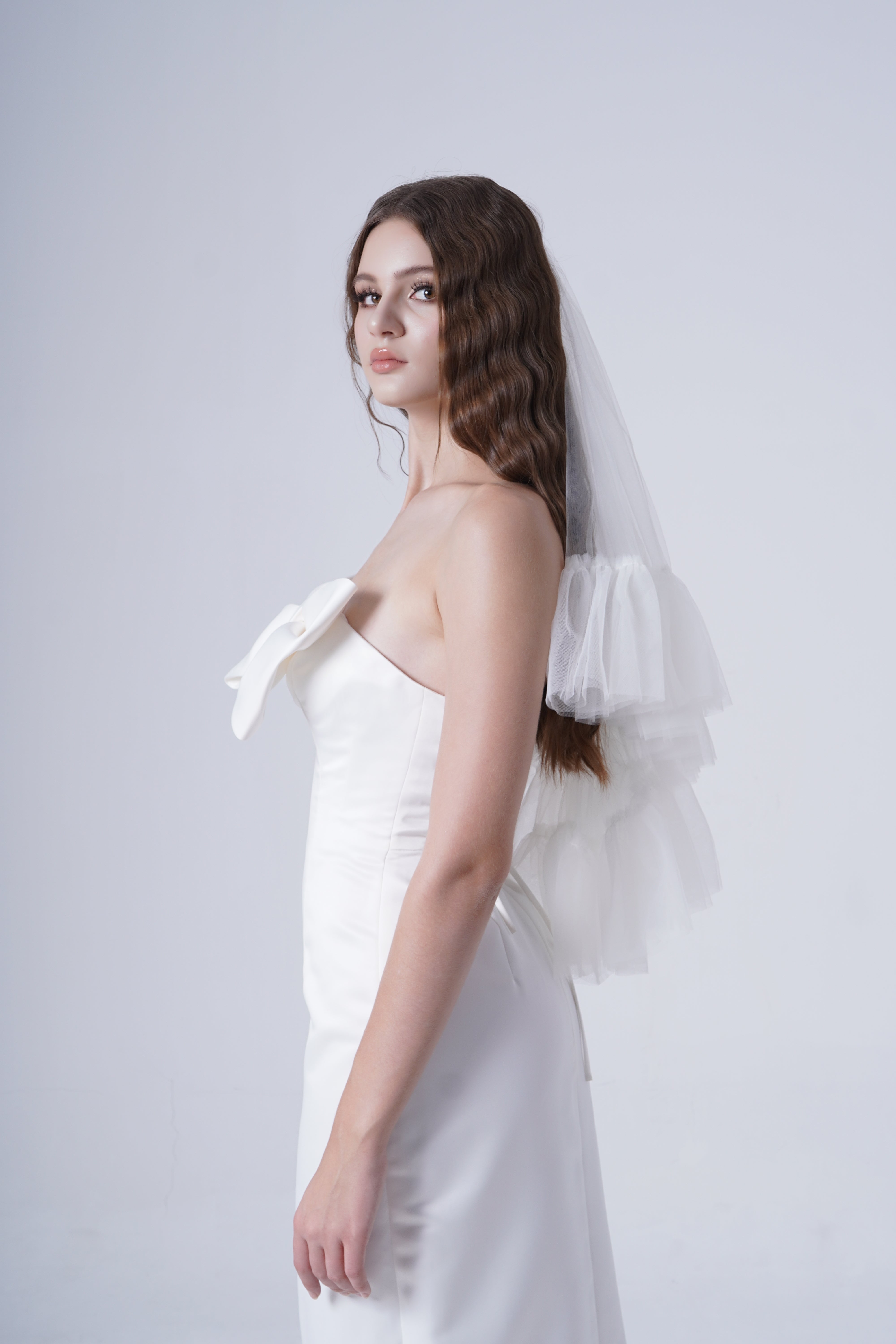 Lola Ruffle Edge Veil