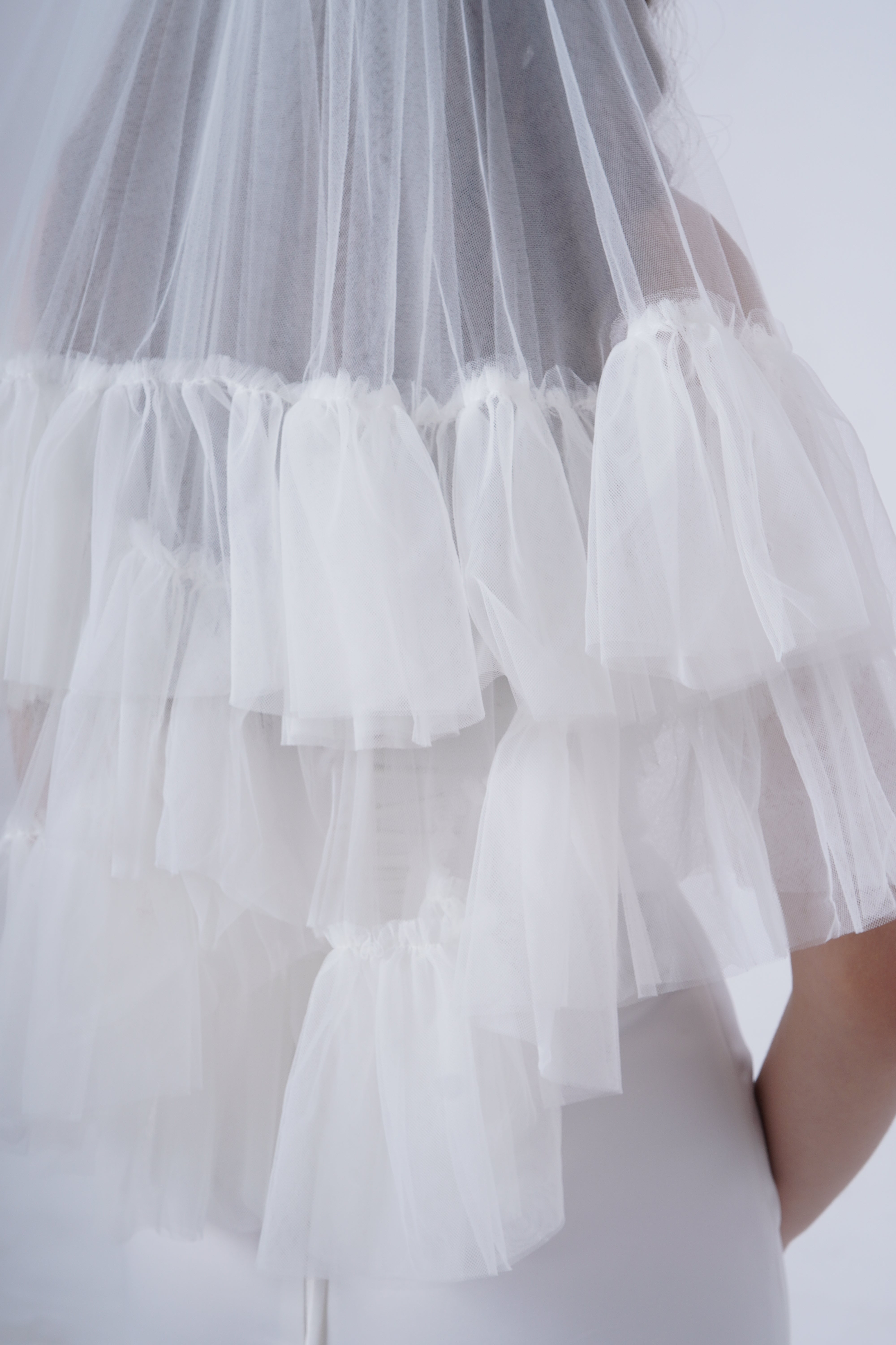 Lola Ruffle Edge Veil