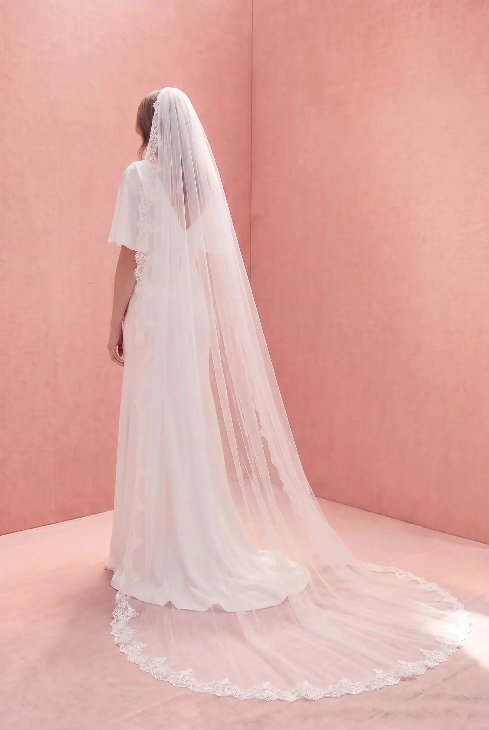 Ava French Lace Veil