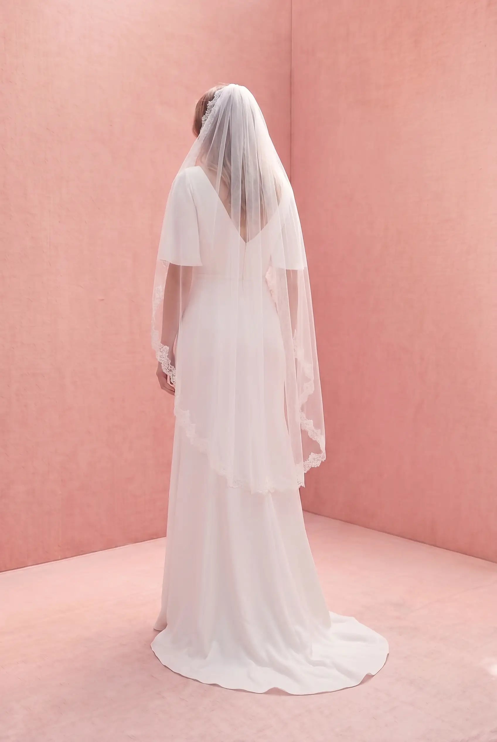 Ava French Lace Veil