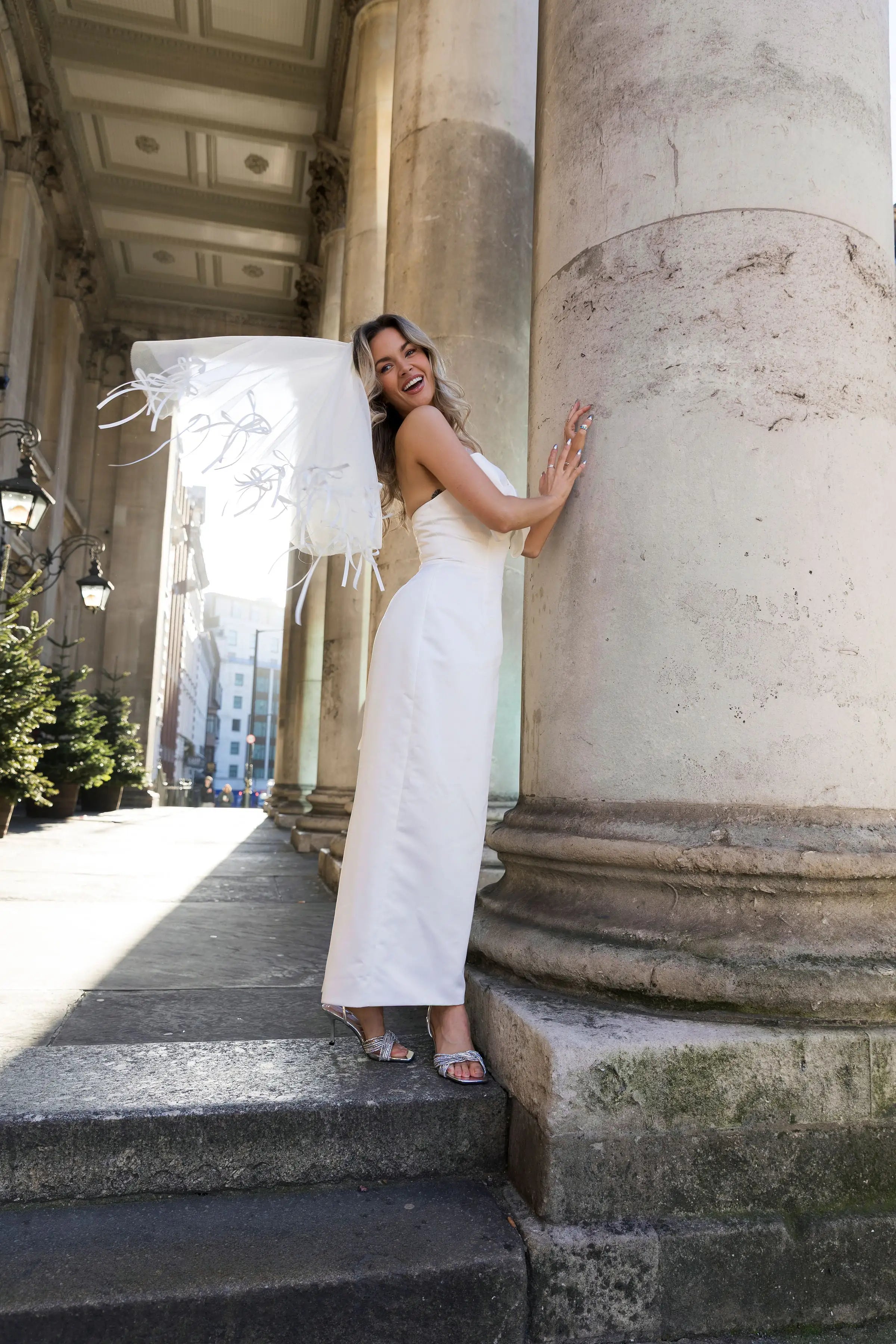 Gigi Scattered Bow Veil