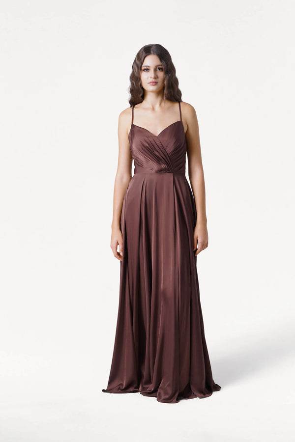 chocolate brown maid of honor dresses Hot chocolate tones for your bridesmaids Chic, timeless & fully customisable to suit each of your girls #AlamourBridesmaids