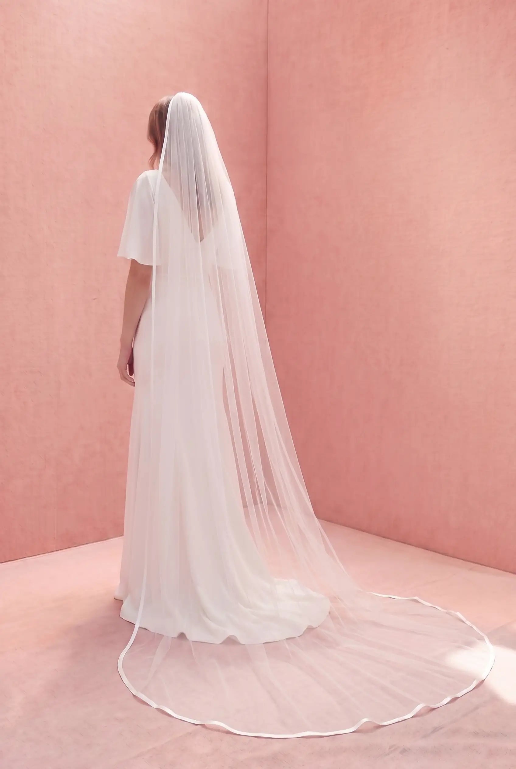 Layla Satin Ribbon Edge Veil
