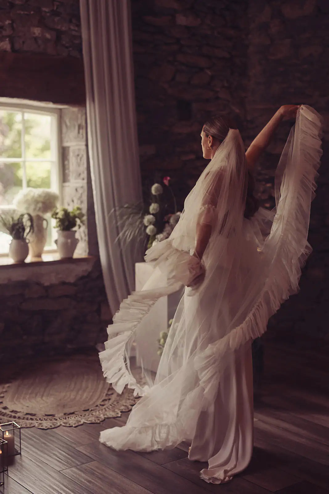 Lola Ruffle Edge Veil