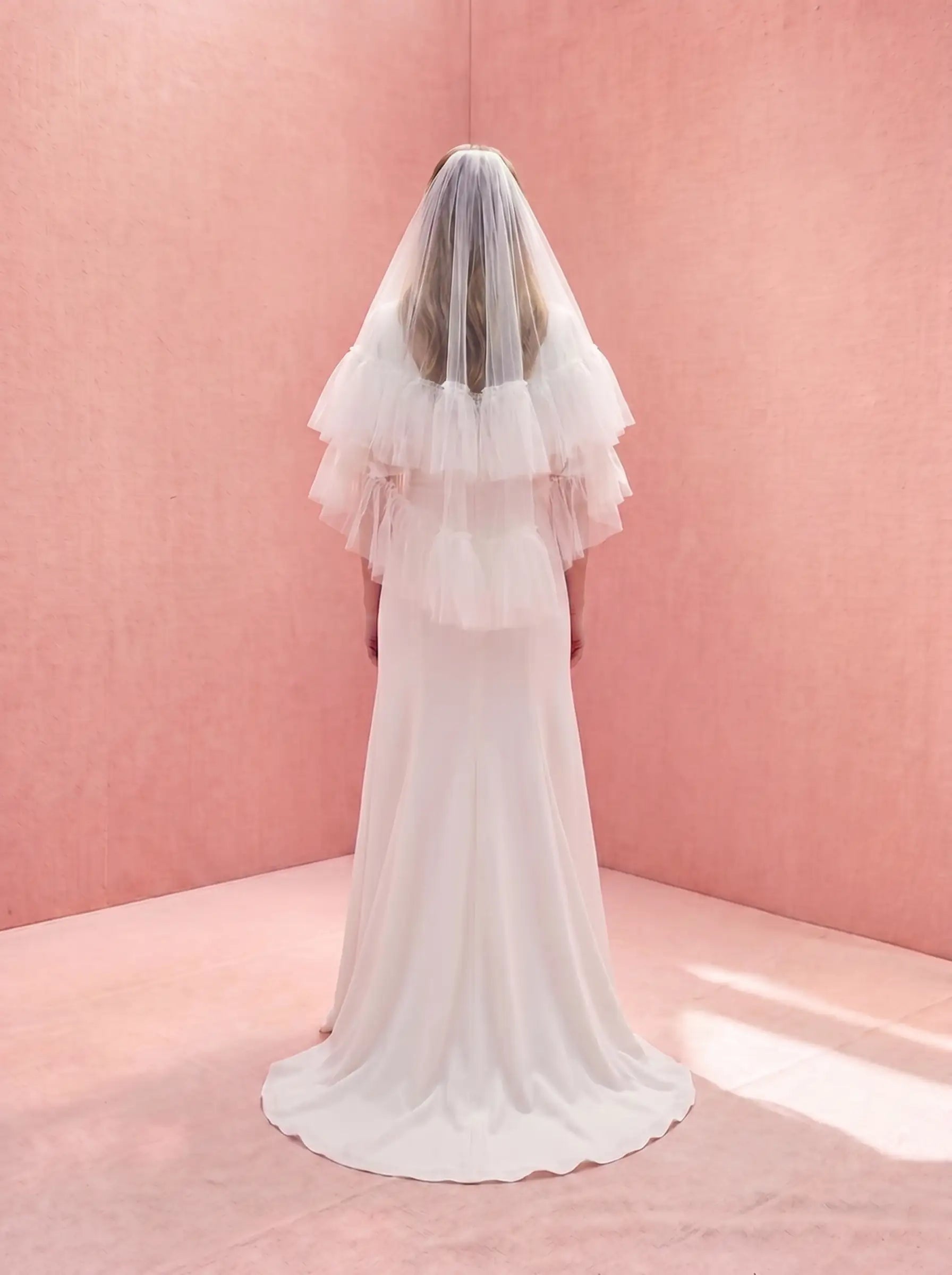 Lola Ruffle Edge Veil