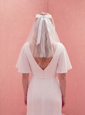 Ariana Top Bow Veil