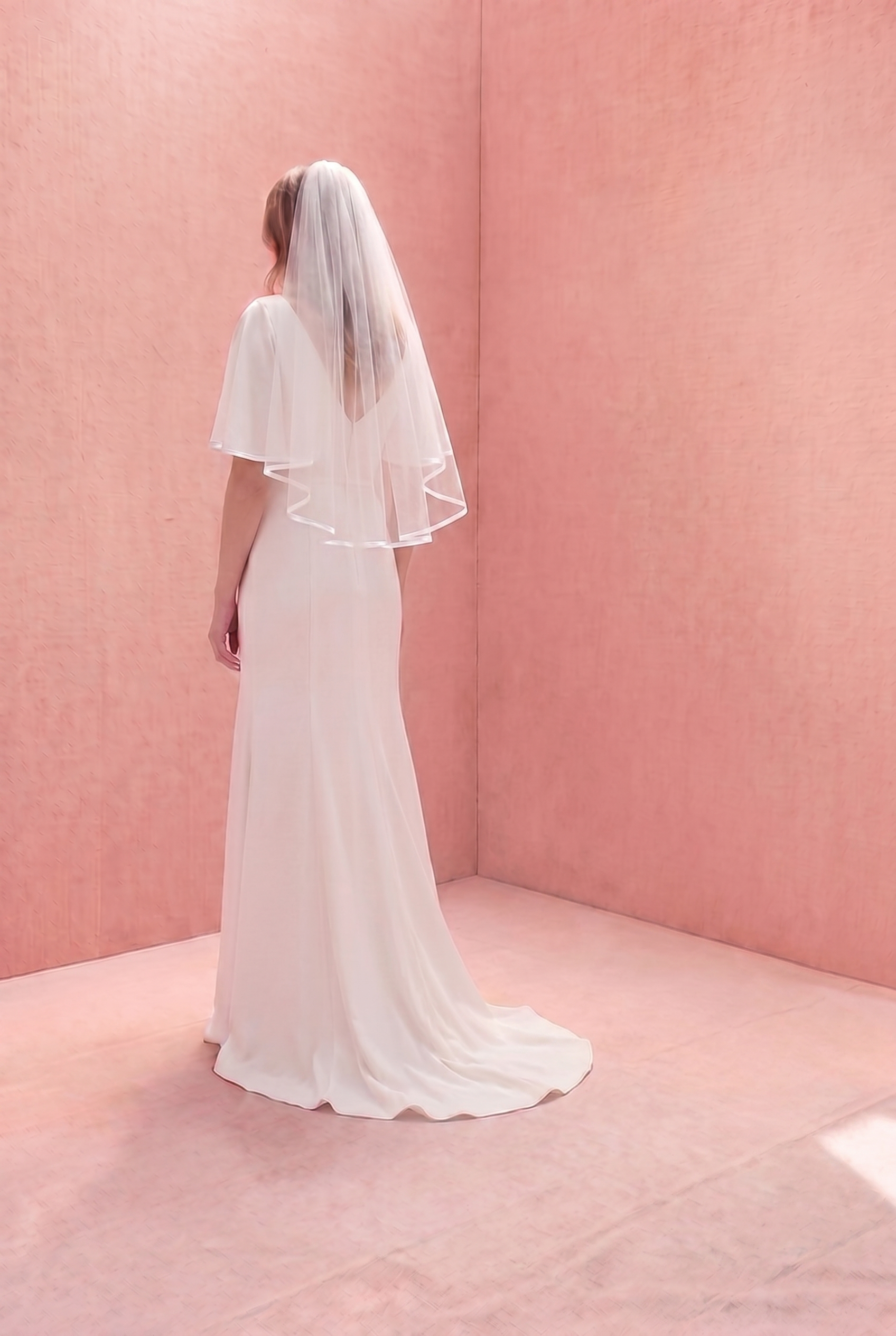 Layla Satin Ribbon Edge Veil